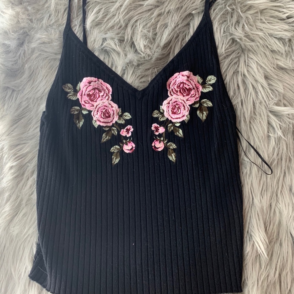 Black Kendall&Kylie crop top